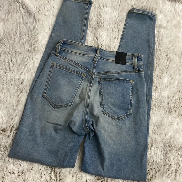 NWT Women Skinny Jeans | High-Rise Skinny Jeans | Light-Wash High Rise Jeans - Picture 9 of 13